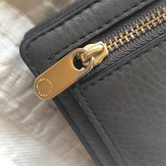SOLD 💥Marc Jacobs wallet - Picture 4 of 7